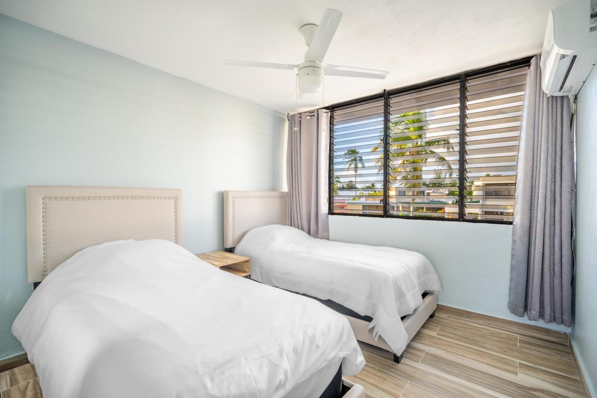 Blue Water Beach Villa Лукильо Экстерьер фото